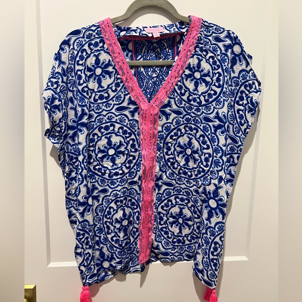 Lilly Pulitzer Silk/Cotton blend top.  Like new.  Washed once.  Size M.